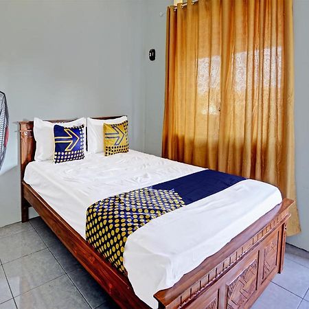 Spot On 91595 Sruni Syariah Hotel Gedangan Exterior foto